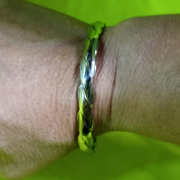 Silvertone braided Bangle bracelet - Picture 1 of 4